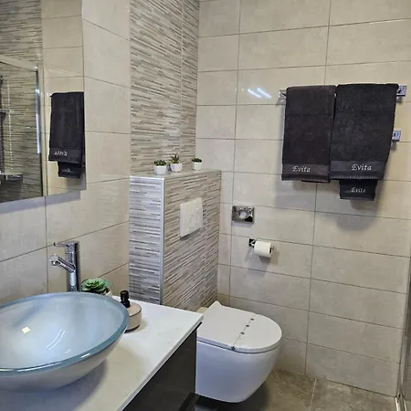 Apartment Evita *